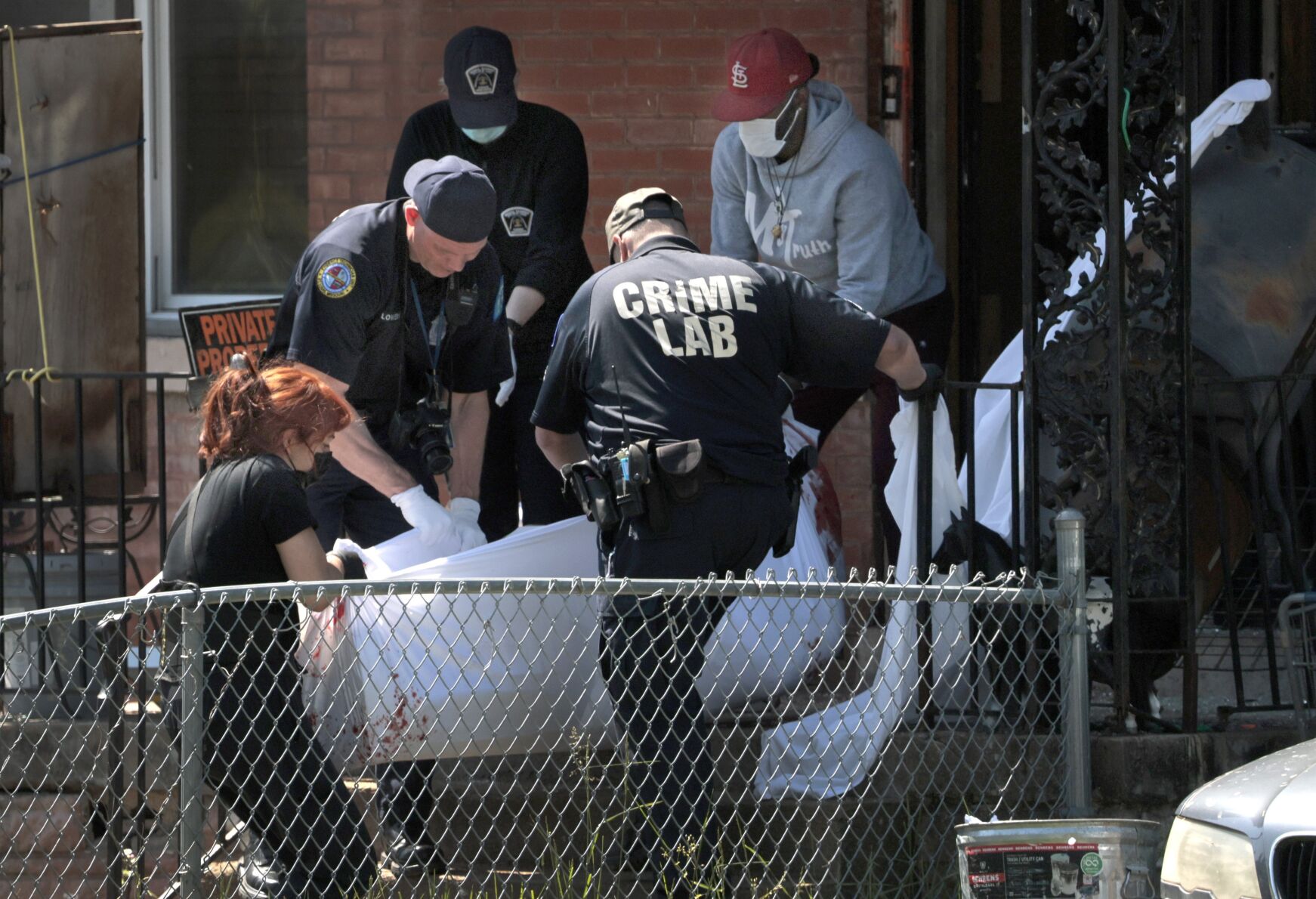Cops find 3 bodies at north 51黑料 house, kill suspect in shootout